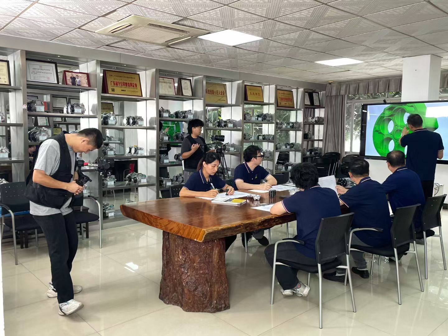柏琳汽车部件工厂宣传片拍摄花絮(图4)